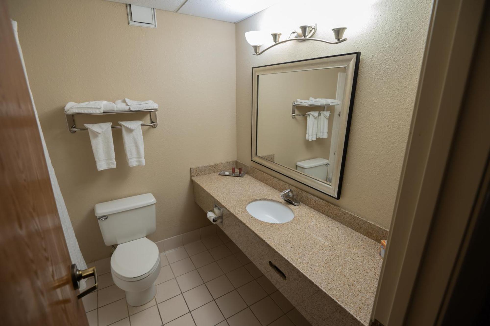 Quality Inn & Suites Downtown Mansfield Dış mekan fotoğraf